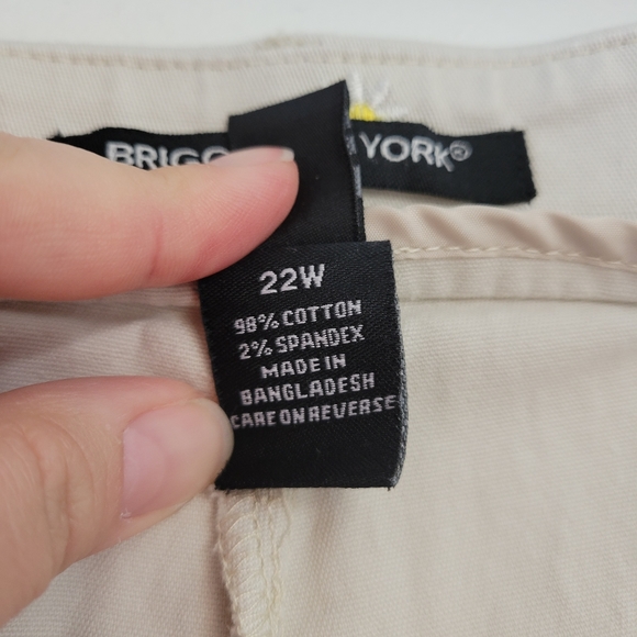 Briggs New York Capris 22W Flowers - Picture 8 of 8